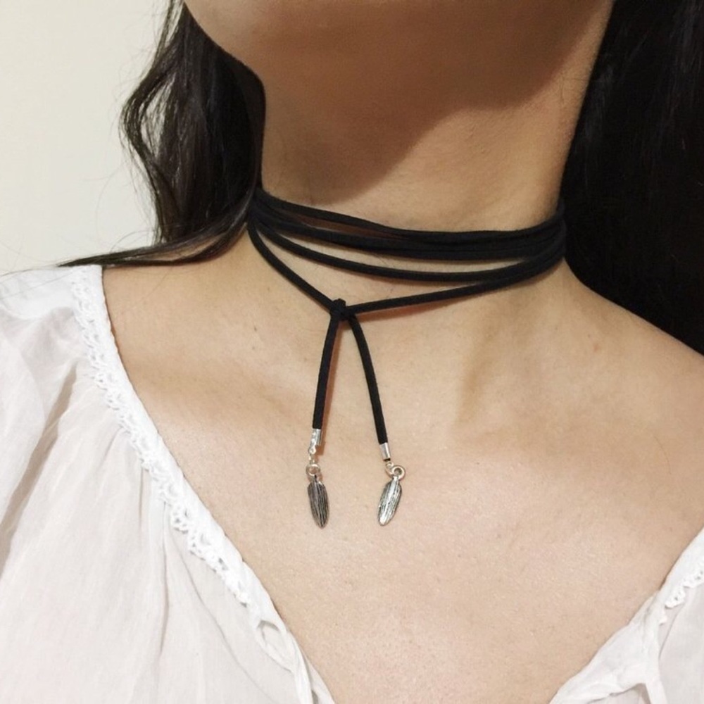 Boho Black Sueded Feather Wrap Choker - Picture 2 of 5